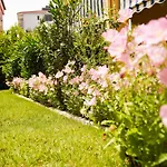 Apartamento Deluxe Groundfloor With Garden Only For Long Term Minimum 3 Months