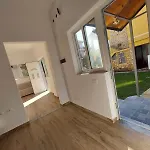Deluxe Groundfloor With Garden Only For Long Term Minimum 3 Months Apartamento