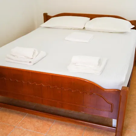 Apartman Deluxe Groundfloor With Beautiful Garden For Long Term *