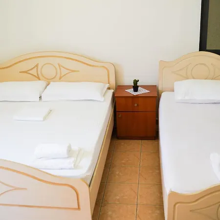 Deluxe Groundfloor With Beautiful Garden For Long Term * Durrës