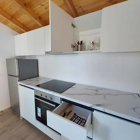 Deluxe Groundfloor With Garden Only For Long Term Rental * Durrës