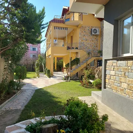 Deluxe Groundfloor With Garden Only For Long Term Rental Apartment Durrës