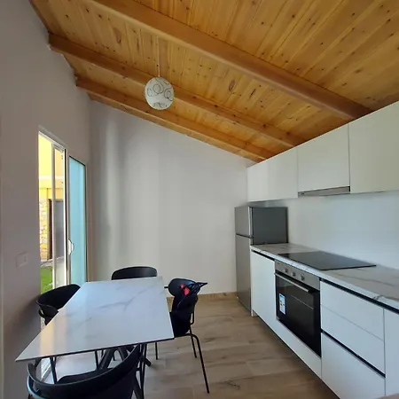 Apartment Deluxe Groundfloor With Garden Only For Long Term Rental *