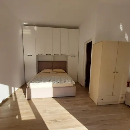 Deluxe Groundfloor With Garden Only For Long Term Minimum 3 Months דירה
