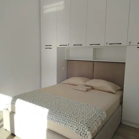Deluxe Groundfloor With Garden Only For Long Term Minimum 3 Months * דורס