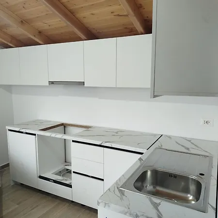 Deluxe Groundfloor With Garden Only For Long Term Rental Durrës