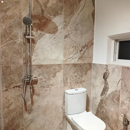Deluxe Groundfloor With Garden Only For Long Term Minimum 3 Months דירה דורס