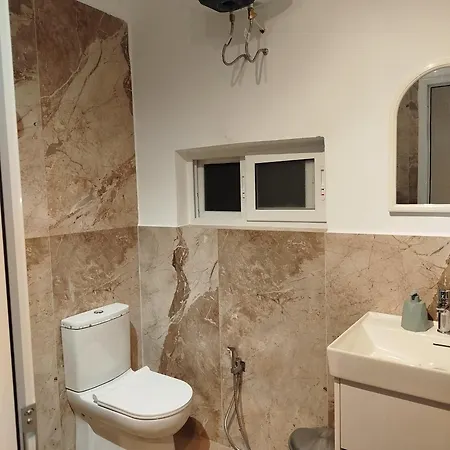 Deluxe Groundfloor With Garden Only For Long Term Rental * Durrës