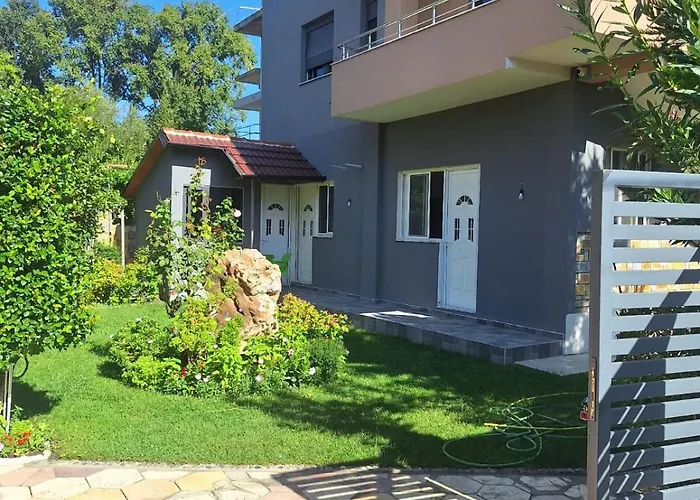 Deluxe Groundfloor With Garden Only For Long Term *