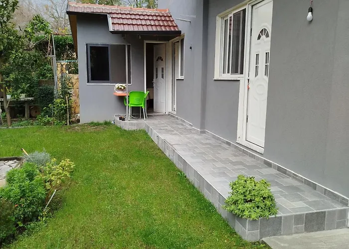 Deluxe Groundfloor With Garden Only For Long Term Minimum 3 Months Apartamento *