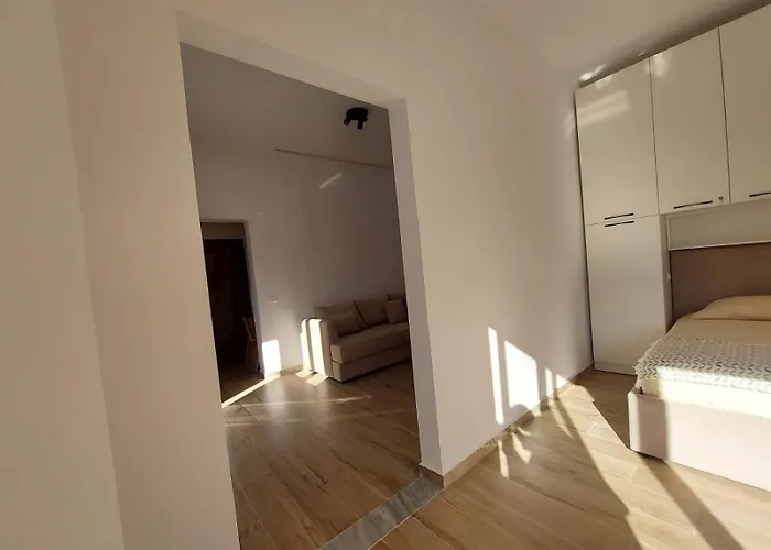 Deluxe Groundfloor With Garden Only For Long Term Minimum 3 Months