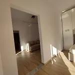 Deluxe Groundfloor With Garden Only For Long Term Minimum 3 Months