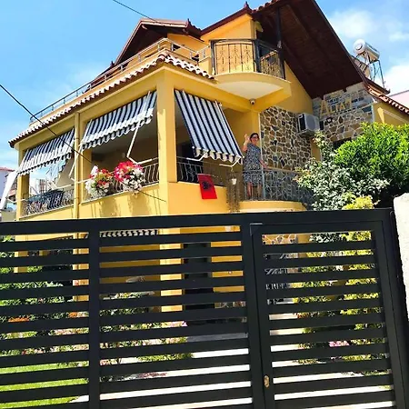 Deluxe Groundfloor With Garden Only For Long Term Minimum 3 Months