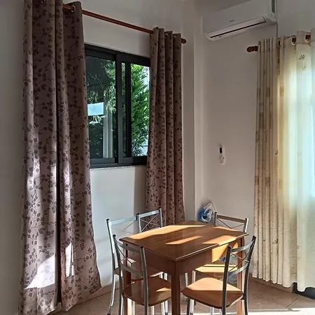 Deluxe Groundfloor With Garden Only For Long Term Rental *