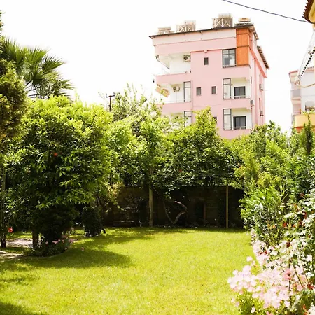 Vila Aliaj Deluxe Groundfloor With Beautiful Garden * Дуррес