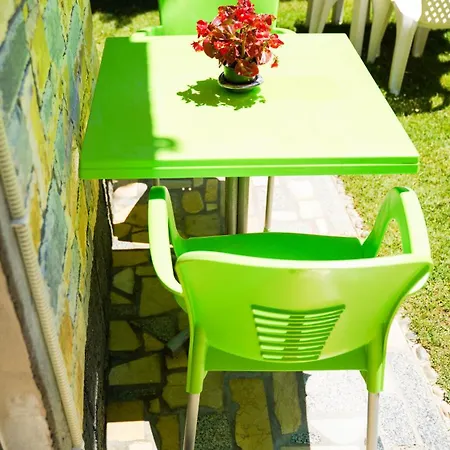 Vila Aliaj Deluxe Groundfloor With Beautiful Garden *