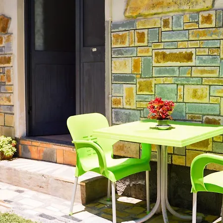 Vila Aliaj Deluxe Groundfloor With Beautiful Garden Дуррес