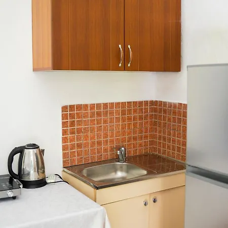 Deluxe Groundfloor With Garden Only For Long Term Rental Appartement *