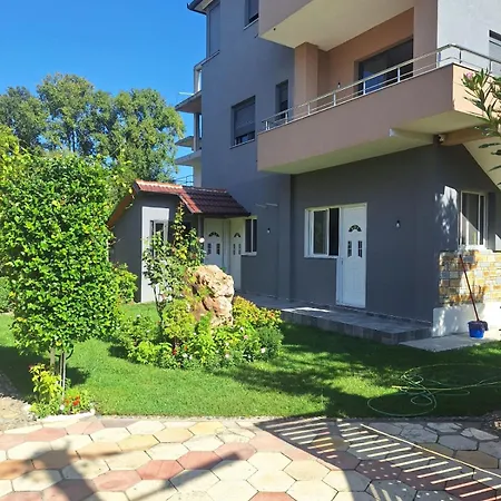 Deluxe Groundfloor With Garden Only For Long Term Minimum 3 Months شقة