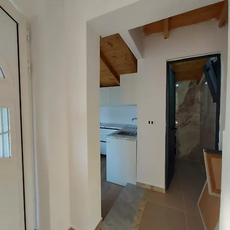 Deluxe Groundfloor With Garden Only For Long Term Minimum 3 Months Appartamento