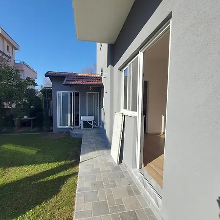 Apartmán Deluxe Groundfloor With Garden Only For Long Term