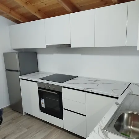 Deluxe Groundfloor With Garden Only For Long Term Minimum 3 Months