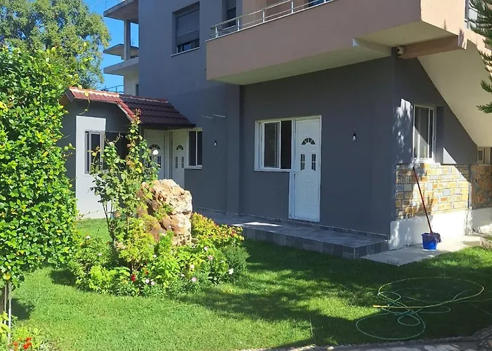 Deluxe Groundfloor With Garden Only For Long Term Durrës