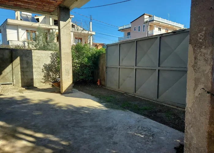 Deluxe Groundfloor With Garden Only For Long Term