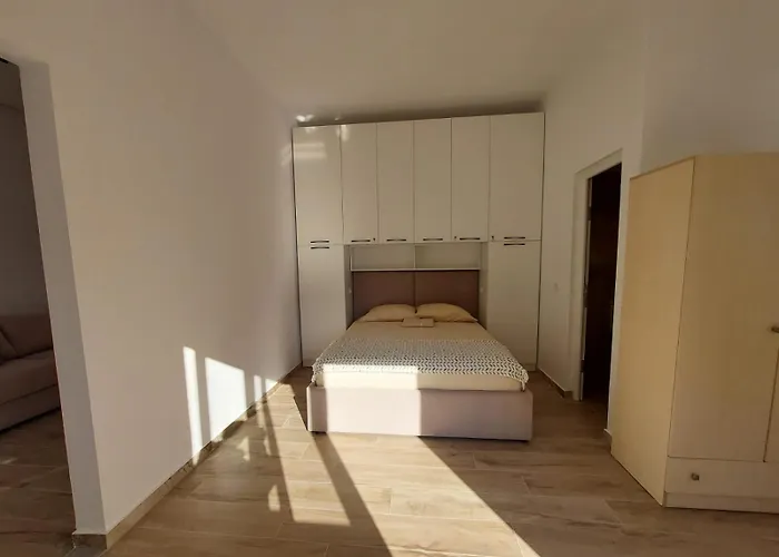 Apartmán Deluxe Groundfloor With Garden Only For Long Term Durrës