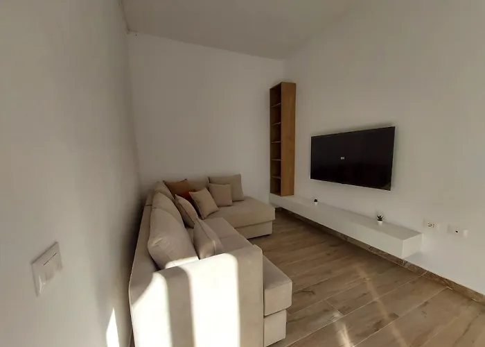 Deluxe Groundfloor With Garden Only For Long Term * Durrës