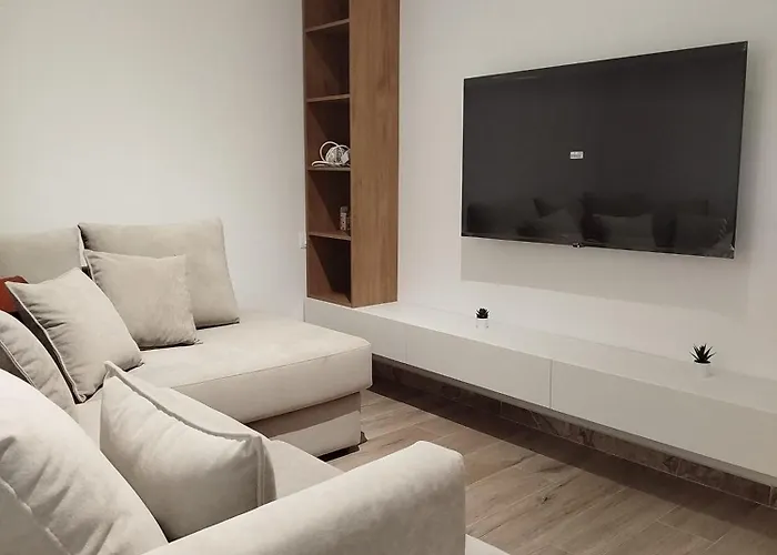Apartmán Deluxe Groundfloor With Garden Only For Long Term *
