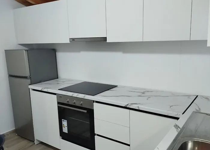 Deluxe Groundfloor With Garden Only For Long Term Minimum 3 Months